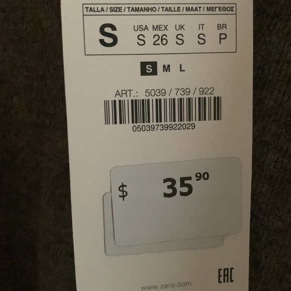 Cropped sweater. - Picture 2 of 2